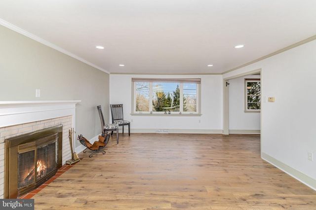 56 PEACOCK DR, Lancaster, PA 17601