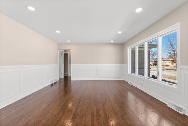 9027 27th Street, Brookfield, IL 60513