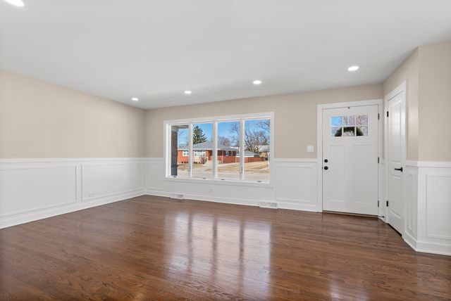 9027 27th Street, Brookfield, IL 60513