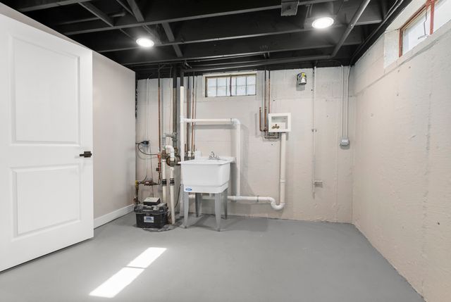 9027 27th Street, Brookfield, IL 60513