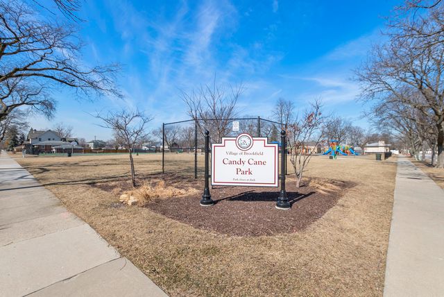 9027 27th Street, Brookfield, IL 60513