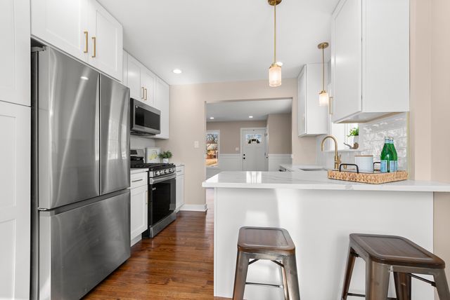 9027 27th Street, Brookfield, IL 60513