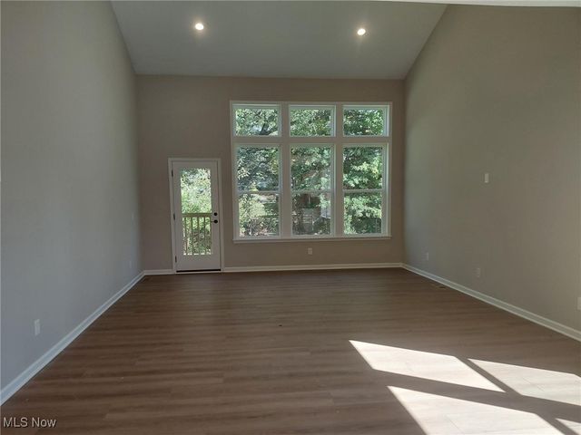 3831 Golden Wood Way, Green, OH 44685