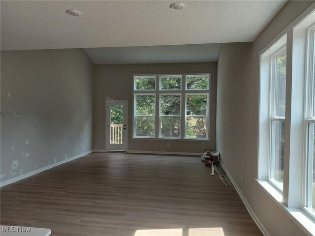 3831 Golden Wood Way, Green, OH 44685