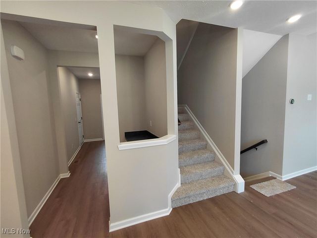 3831 Golden Wood Way, Green, OH 44685