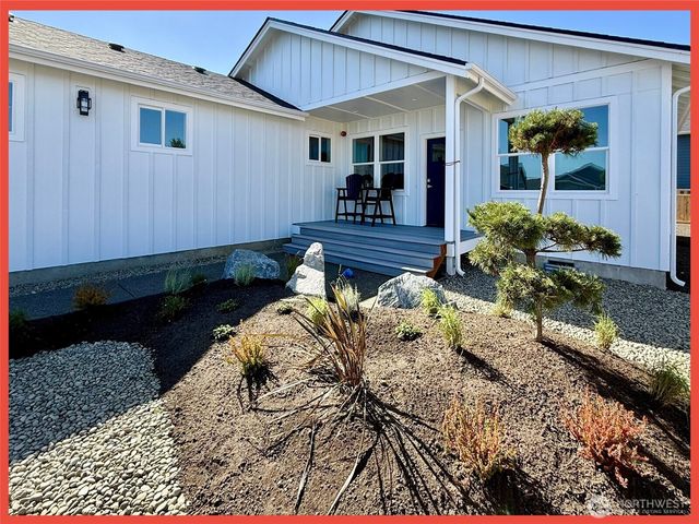 990 Alida Court SE, Ocean Shores, WA 98569