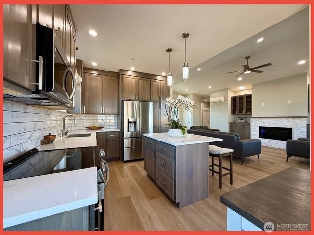 990 Alida Court SE, Ocean Shores, WA 98569