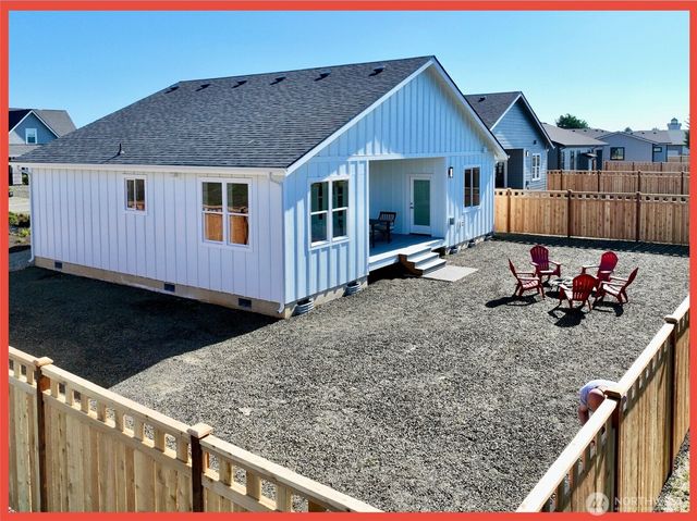 990 Alida Court SE, Ocean Shores, WA 98569