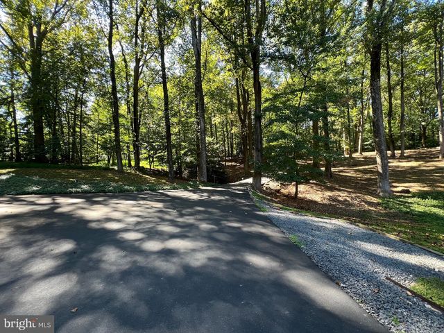 247 SPRINGVALE RD, Great Falls, VA 22066