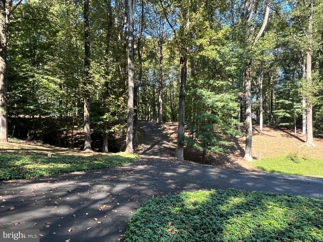 247 SPRINGVALE RD, Great Falls, VA 22066