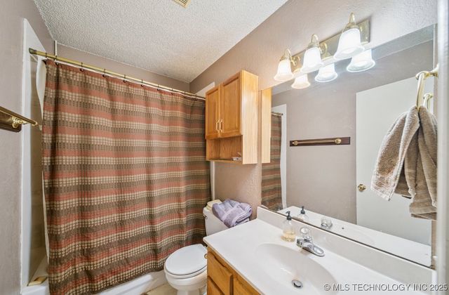 28652 E 139th St S Street S, Coweta, OK 74429