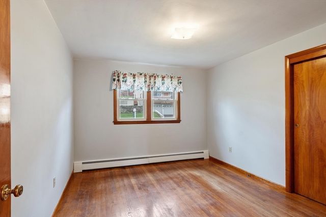 11 Cromie St, Clinton, MA 01510