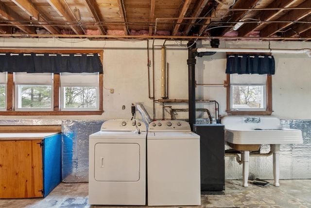 11 Cromie St, Clinton, MA 01510
