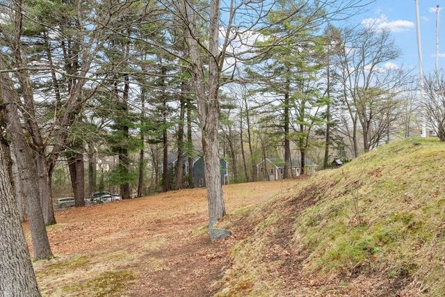 11 Cromie St, Clinton, MA 01510