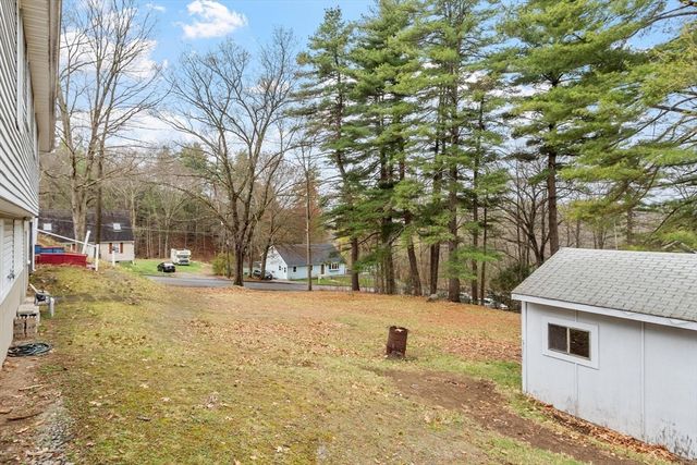 11 Cromie St, Clinton, MA 01510