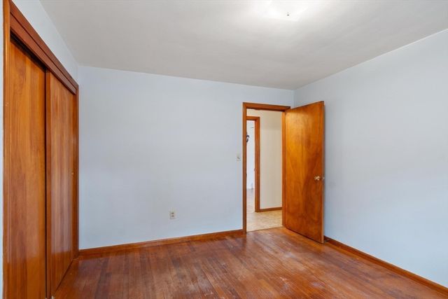 11 Cromie St, Clinton, MA 01510