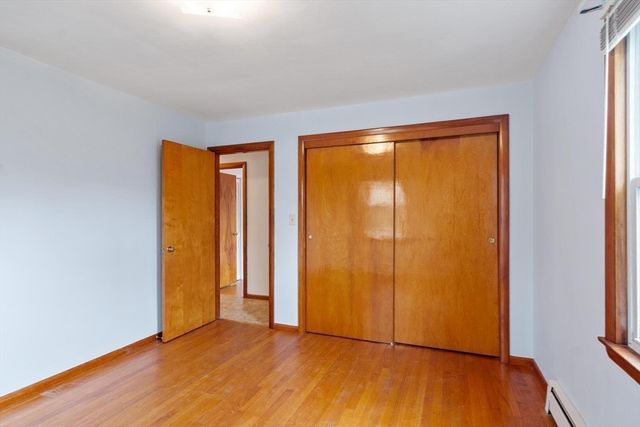 11 Cromie St, Clinton, MA 01510