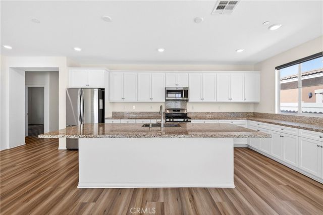 30874 Windy Ridge Way, Menifee, CA 92584