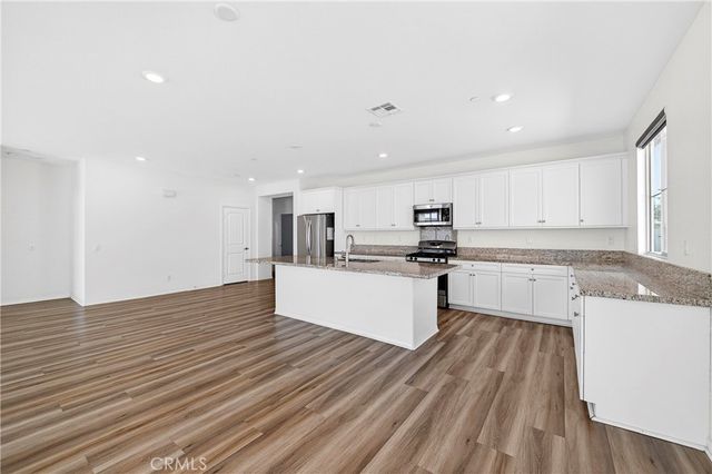 30874 Windy Ridge Way, Menifee, CA 92584