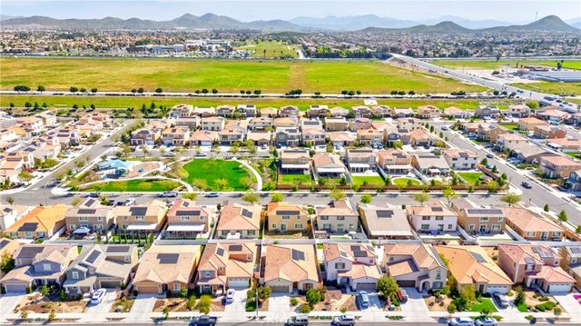 30874 Windy Ridge Way, Menifee, CA 92584