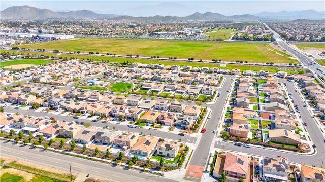 30874 Windy Ridge Way, Menifee, CA 92584