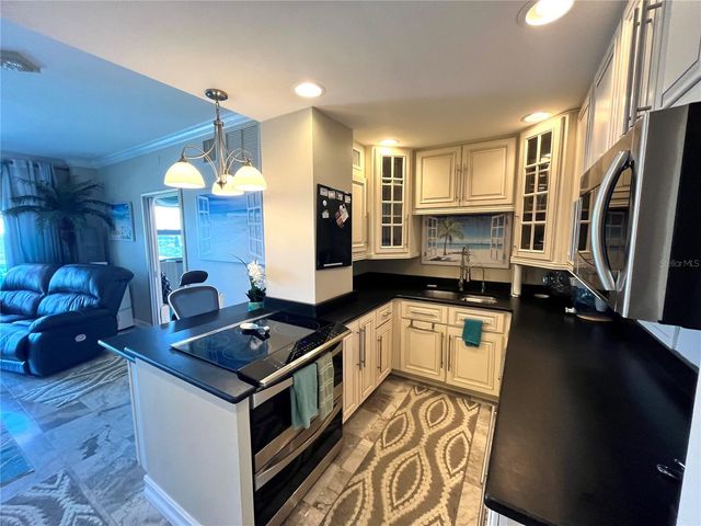 880 MANDALAY AVENUE N610, Clearwater Beach, FL 33767