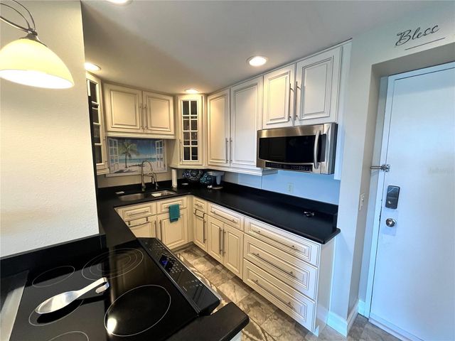 880 MANDALAY AVENUE N610, Clearwater Beach, FL 33767
