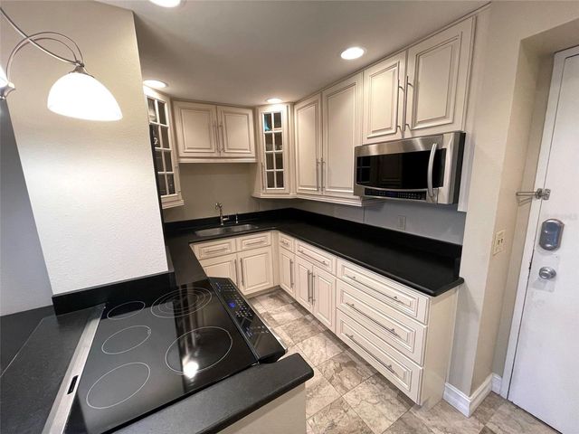 880 MANDALAY AVENUE N610, Clearwater Beach, FL 33767