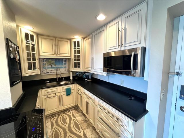 880 MANDALAY AVENUE N610, Clearwater Beach, FL 33767