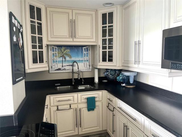 880 MANDALAY AVENUE N610, Clearwater Beach, FL 33767