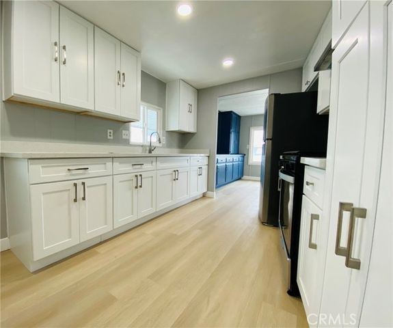 601 N Kirby Street 102, Hemet, CA 92545