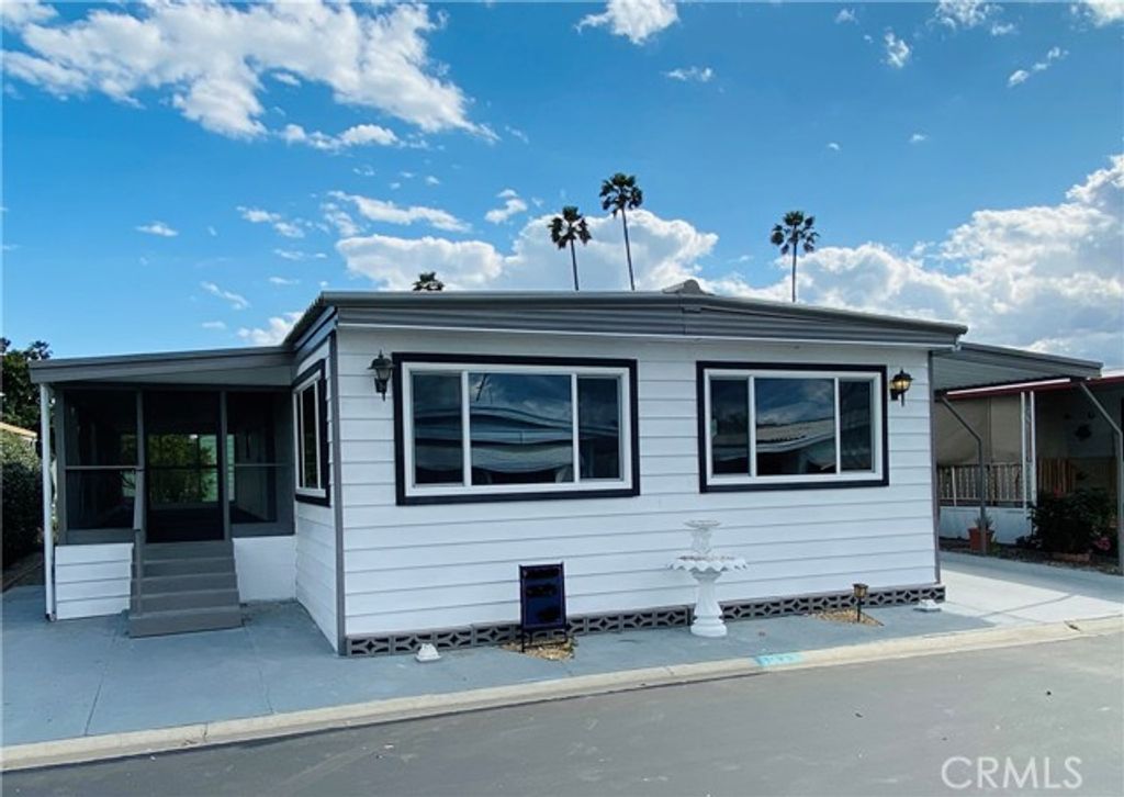 601 N Kirby Street 102, Hemet, CA 92545