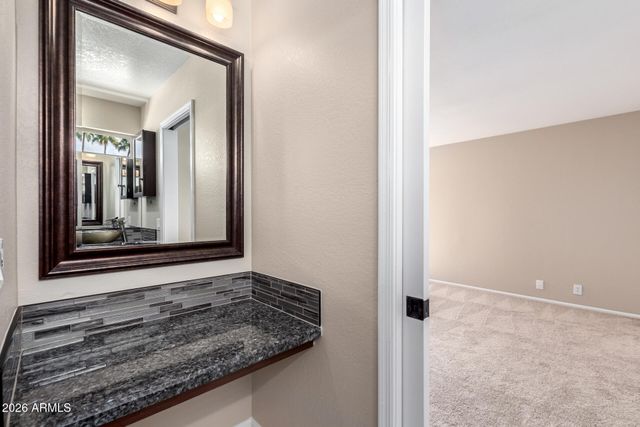 6533 E BEVERLY Lane, Scottsdale, AZ 85254