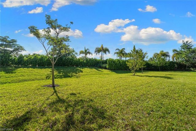 12445 Dahlia CT, Naples, FL 34120