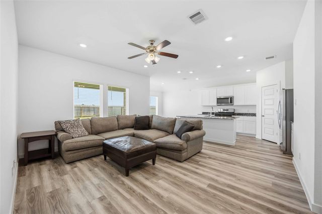 9522 Wall Street, Texas City, TX 77591