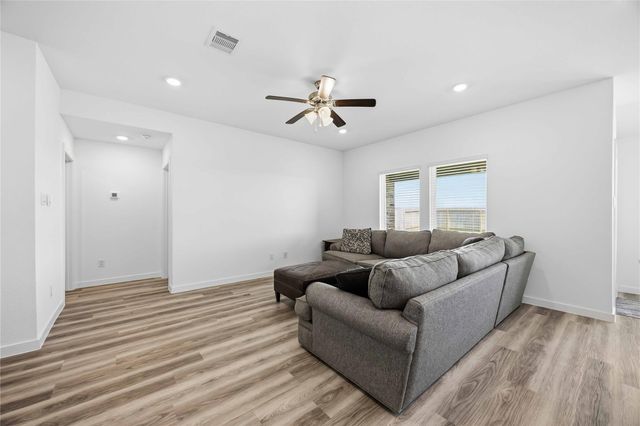 9522 Wall Street, Texas City, TX 77591