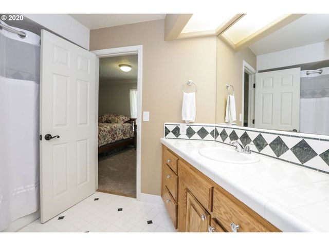 32442 WILSON CREEK Rd, Cottage Grove, OR 97424