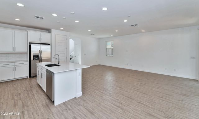 9918 E Texas Avenue, Mesa, AZ 85212