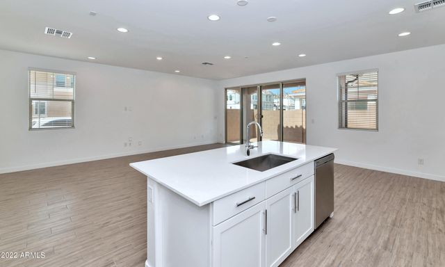 9918 E Texas Avenue, Mesa, AZ 85212