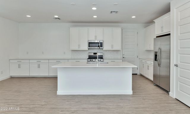 9918 E Texas Avenue, Mesa, AZ 85212