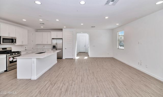 9918 E Texas Avenue, Mesa, AZ 85212