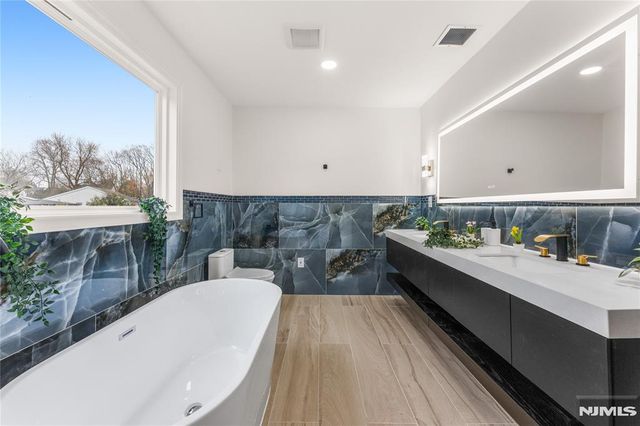 28 Charles Street, Clifton, NJ 07013