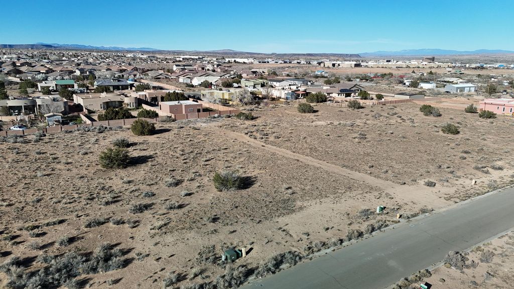 Image 4 of property listing at 7301-7229 Nagoya Road NE, Rio Rancho, NM 87144