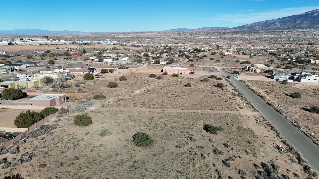 Image 5 of property listing at 7301-7229 Nagoya Road NE, Rio Rancho, NM 87144