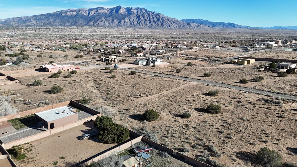 Image 7 of property listing at 7301-7229 Nagoya Road NE, Rio Rancho, NM 87144