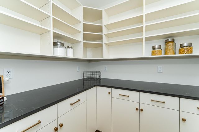 3327 Bella Terra Road NE, Rochester, MN 55906