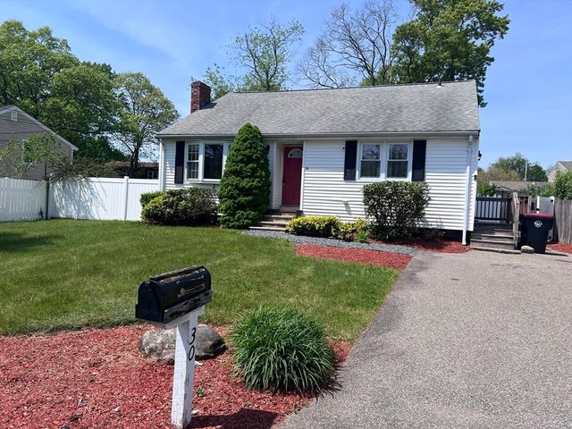 30 Stearns Ave, Brockton, MA 02302