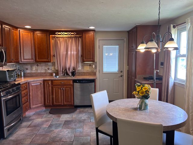 30 Stearns Ave, Brockton, MA 02302