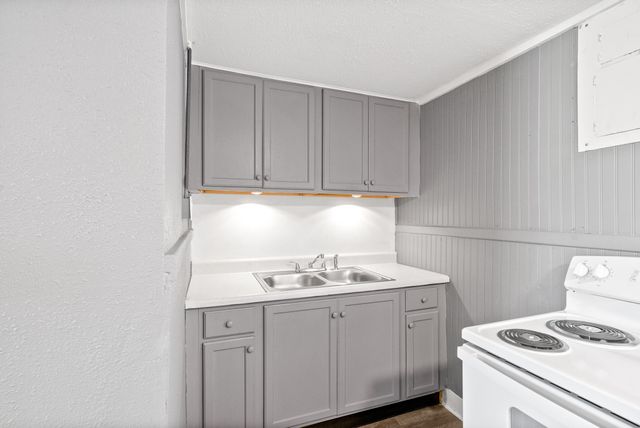 420 Lafayette Rd Apt B, Clarksville, TN 37042