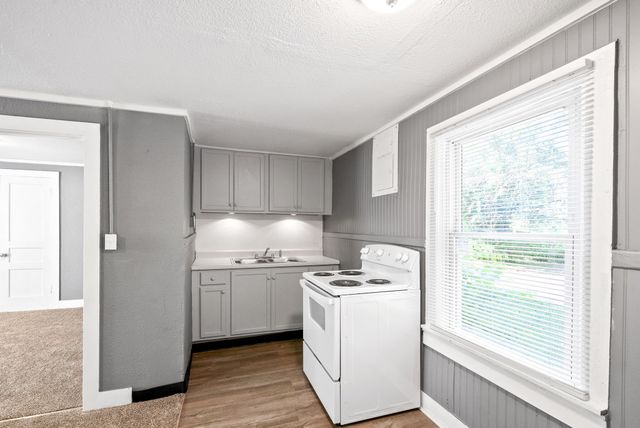 420 Lafayette Rd Apt B, Clarksville, TN 37042